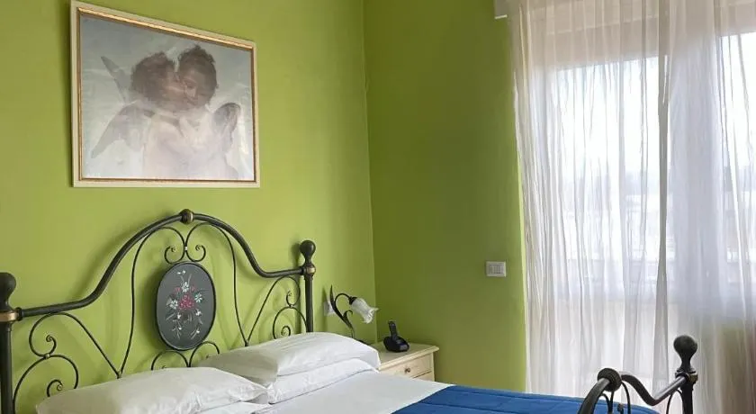 B&B Sarien - Image 1