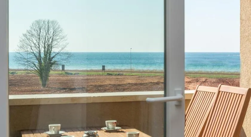Apartment Paradiso with Sea View - Image 1