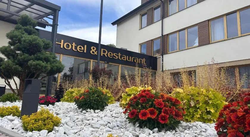 Golden Hotel - Image 1