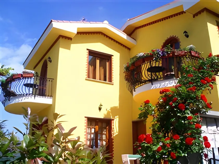 Villa Gaia - Luxury Villa, pool & wellness rooms - Image 1