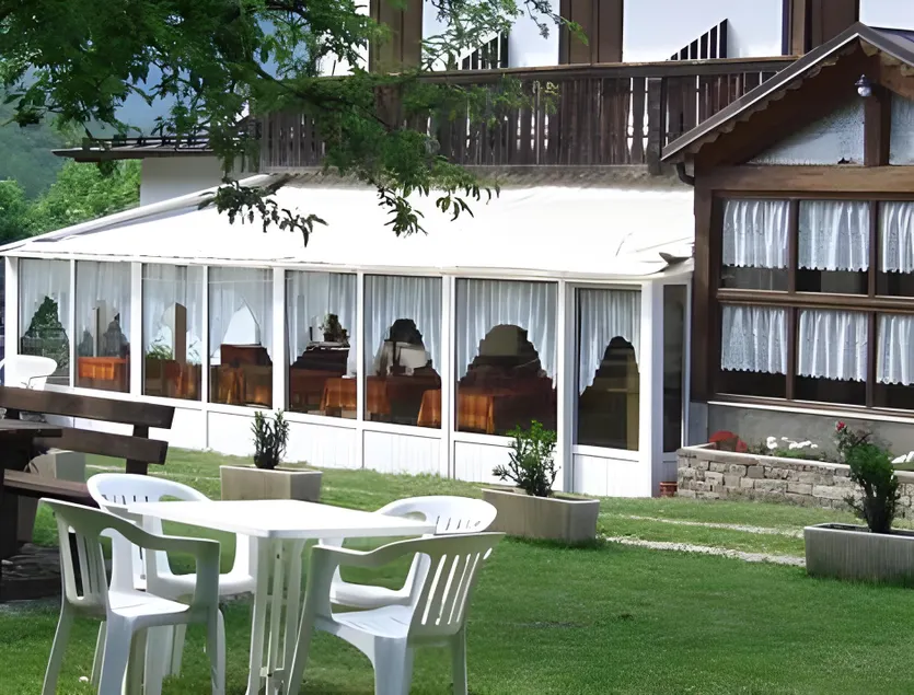 Hotel alle Rose Family inspired garden and SPA - Image 1