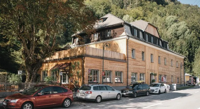 Freelife Guesthouse - Image 1