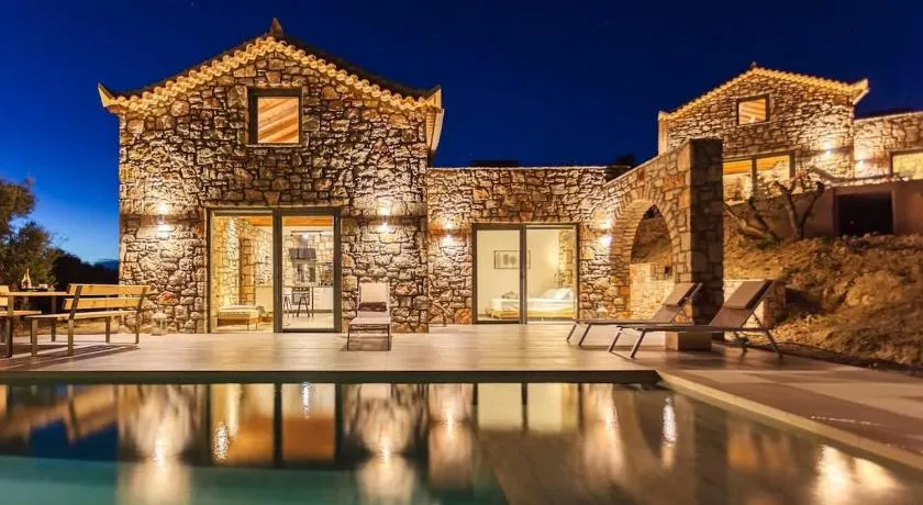 Gerakada Exclusive-Seaview Villa with Private Pool - Image 1