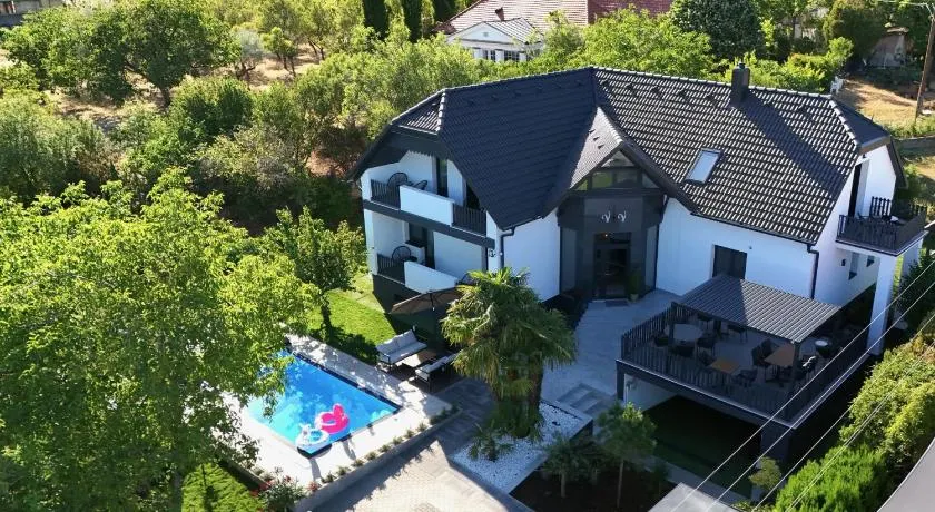 Boutique Villa Vanilla - Image 1