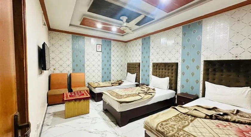 Pak Rose Hotel - Image 1