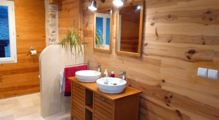 Gite de 6 à 14 pers avec Piscine-Jacuzzi- Salle des fêtes - Image 1