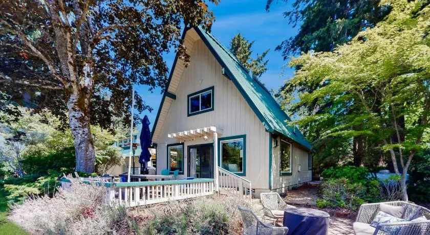 Leisure Lakehouse - Image 1