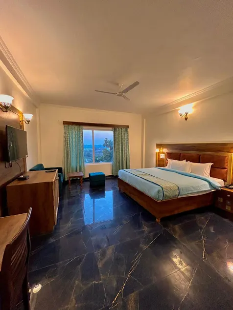 Hotel Surya Vilas Palace - Image 1