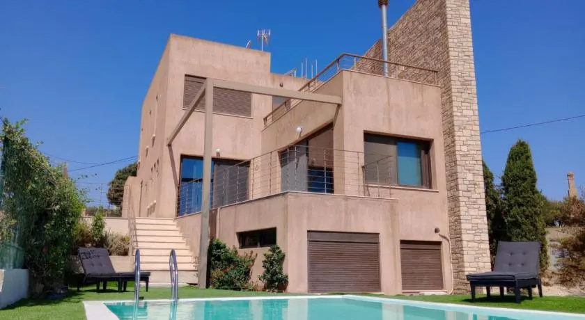 Endless Horizon Villa with Infinity pool - Image 1