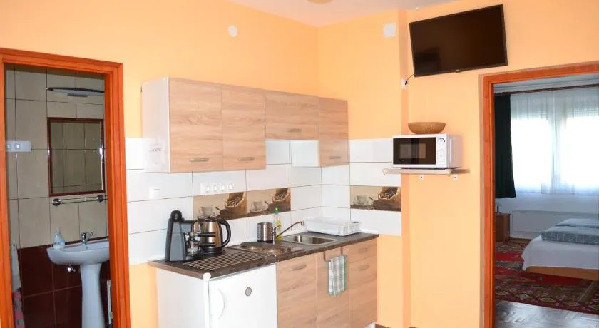 Liliom Apartman - Image 1