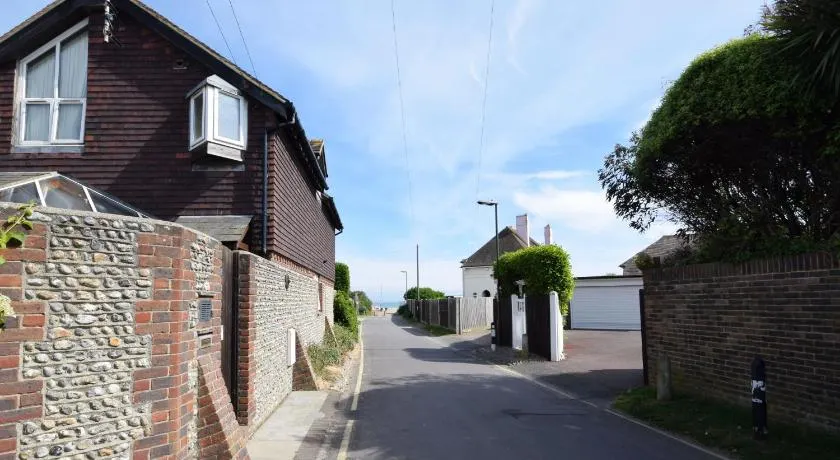 The Loft, Angmering-On-Sea - Image 1