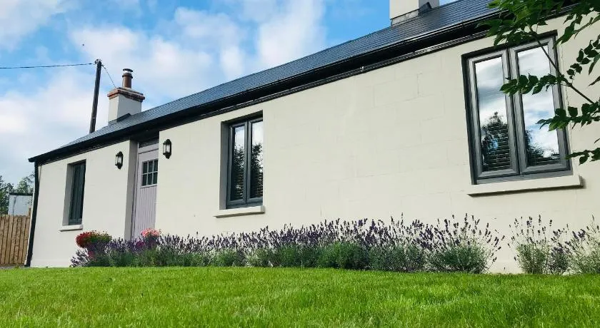 Lavender Cottage - 2 Bedroom Home - Image 1