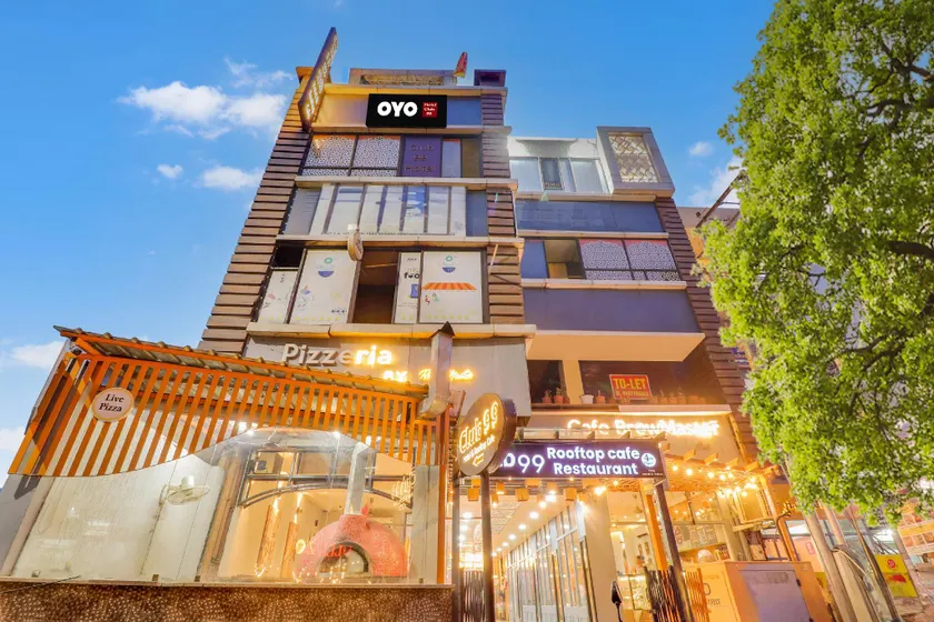 Hotel O Club99 Hotel & Rooftop-Cafe - Image 1