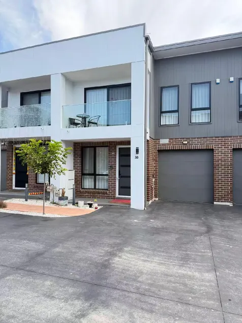 Blue Haven Retreat - Marsden Park Townhouse - Image 1