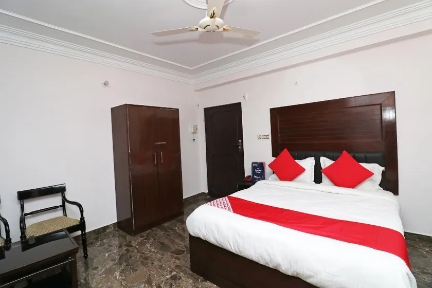OYO 24795 Hills Ascot - Image 1