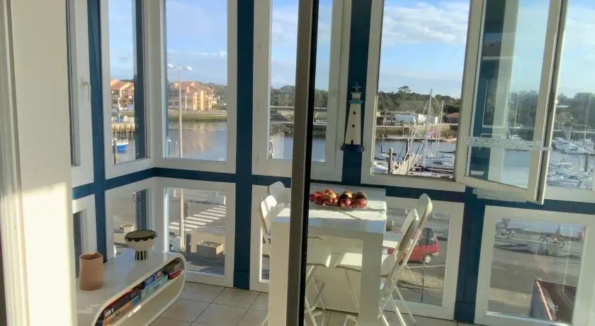 Appartement Vue sur Le Port - Image 1