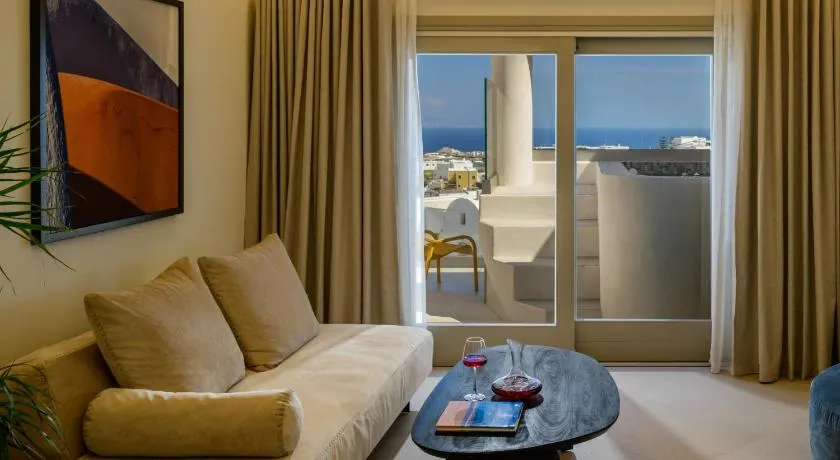 Eteo Santorini Luxury Suites - Image 1
