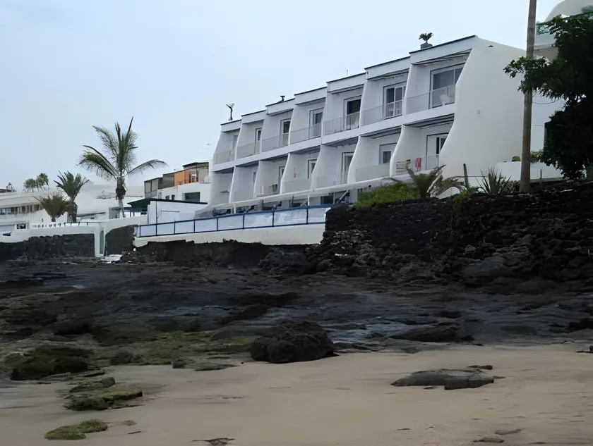 Apartamentos Cabrera - Image 1