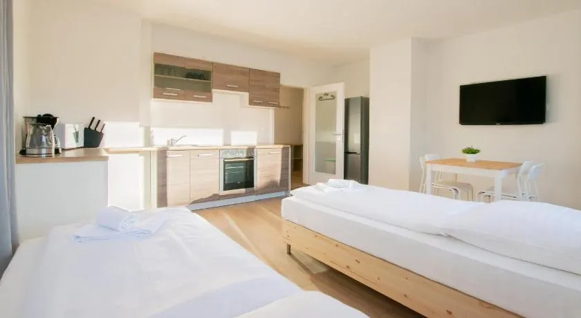 T&K Apartments - Studio Apartments - 22 min MESSE DUS & Airport DUS - Image 1