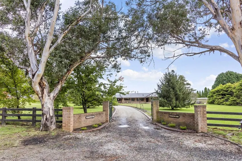 Mountain Culture Farm Stay - pet friendly - Image 1