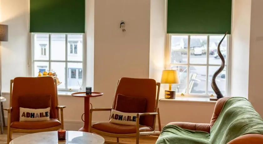 Egan's Bar Apartment - Image 1