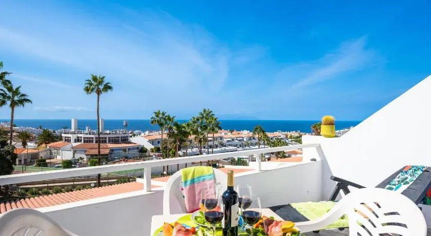536B Sea View Apartment One Bedroom, Terrace , Pool - Image 1
