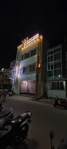 V R S Luxury AC & NON AC Male Dormitory - Image 1