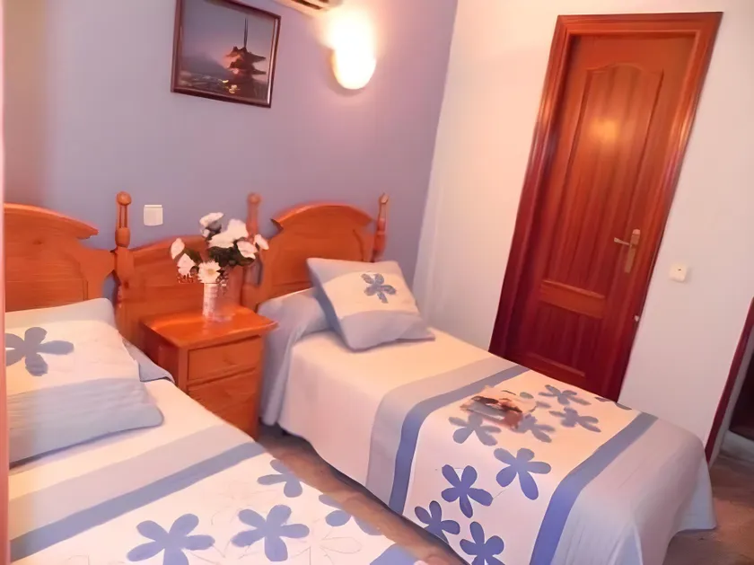 Hostal Evoke Madrid - Image 1