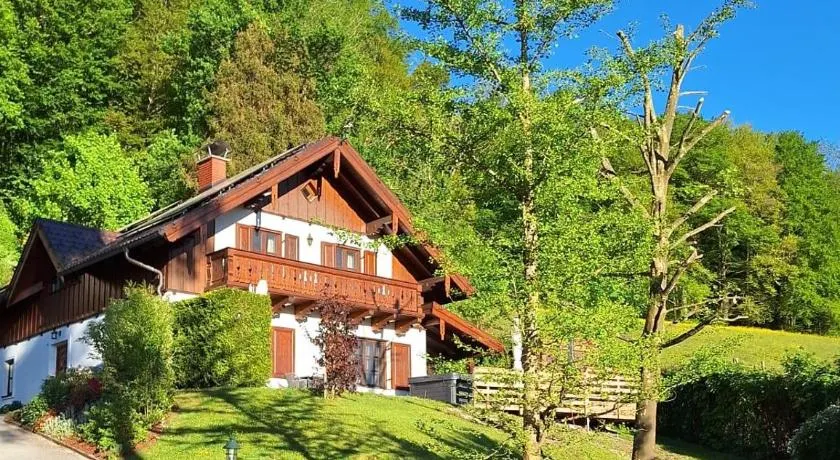 Luxus Alpenparadies nahe Salzburg Sauna & Whirlpool - Image 1