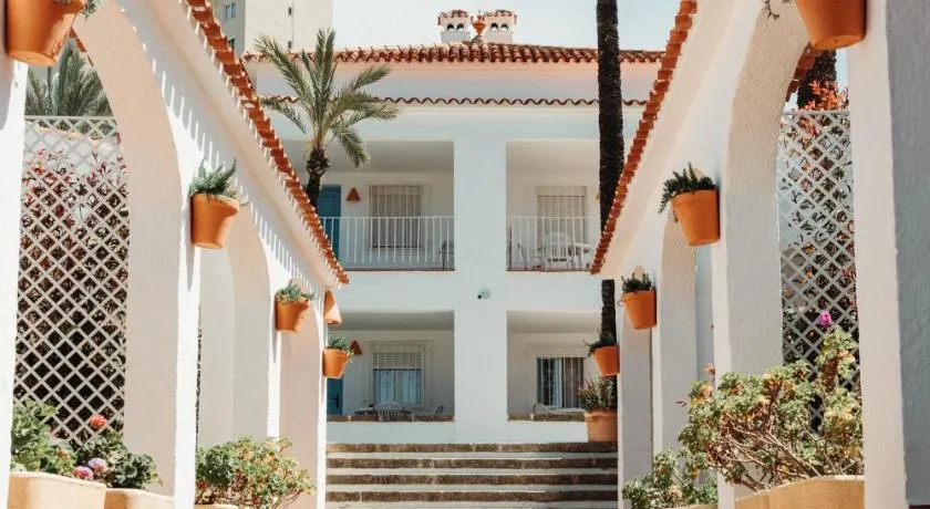 Los Bungalows Del Arenal - Image 1