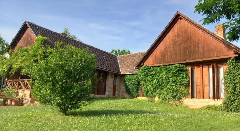 Vadszőlős Porta - Image 1