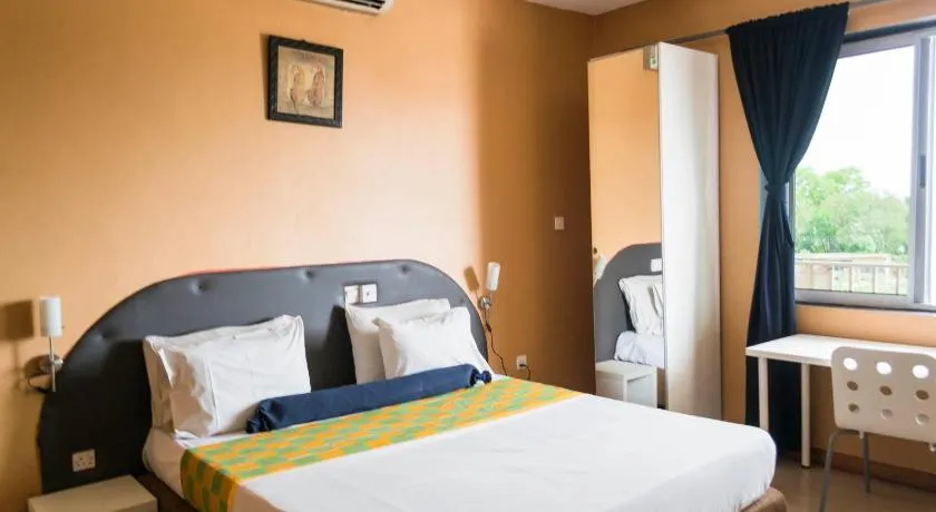 Cheers Guesthouse - Image 1