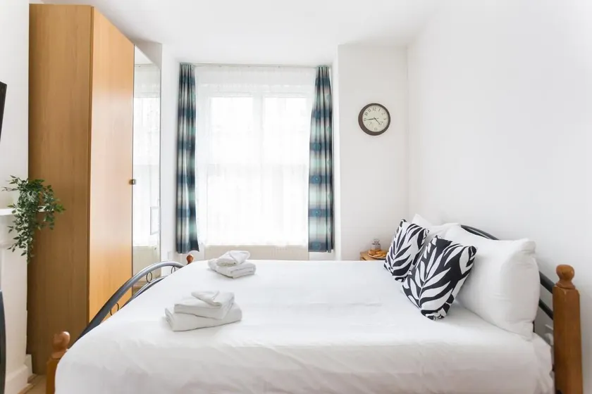 City Center Camden Market Budget Apartment and Rooms - Image 1
