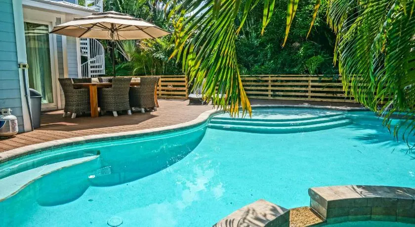 Oasis By The Beach - Image 1