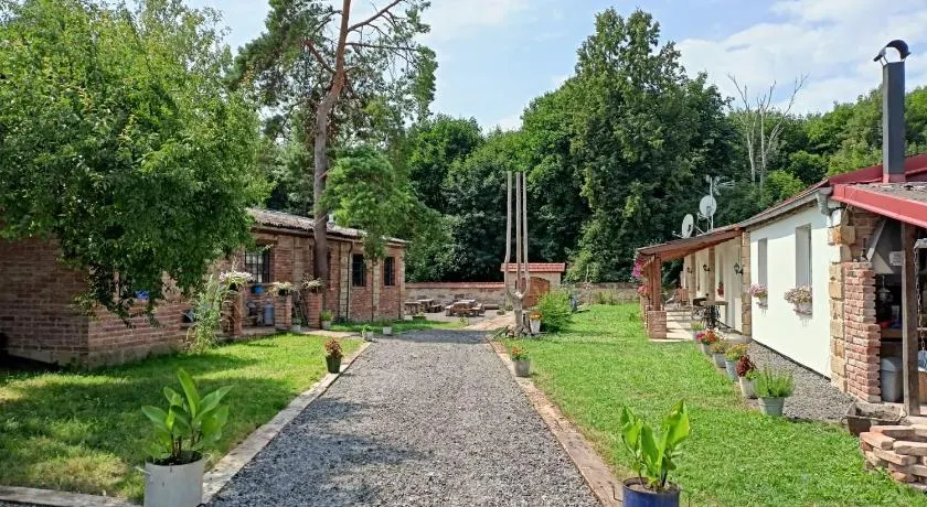 Green Apartments - Image 1