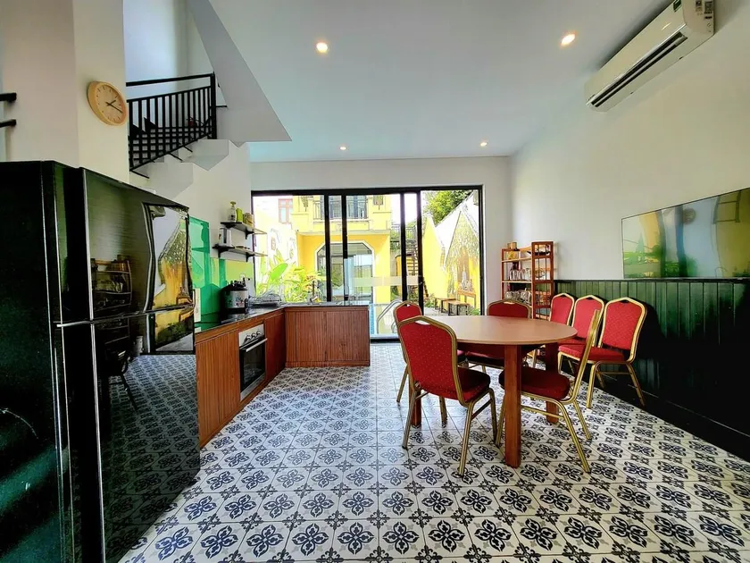 Delightful Romantic 4-BR Villa - Image 1