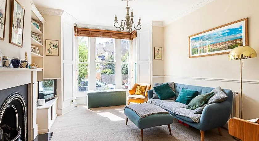 Charming London Retreat - Image 1