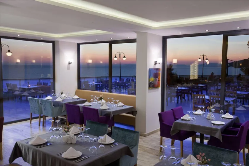 Venti Hotel Luxury - Image 1
