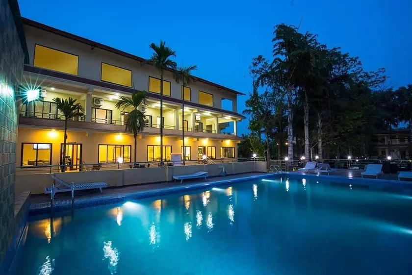 Hotel Rainforest - Image 1