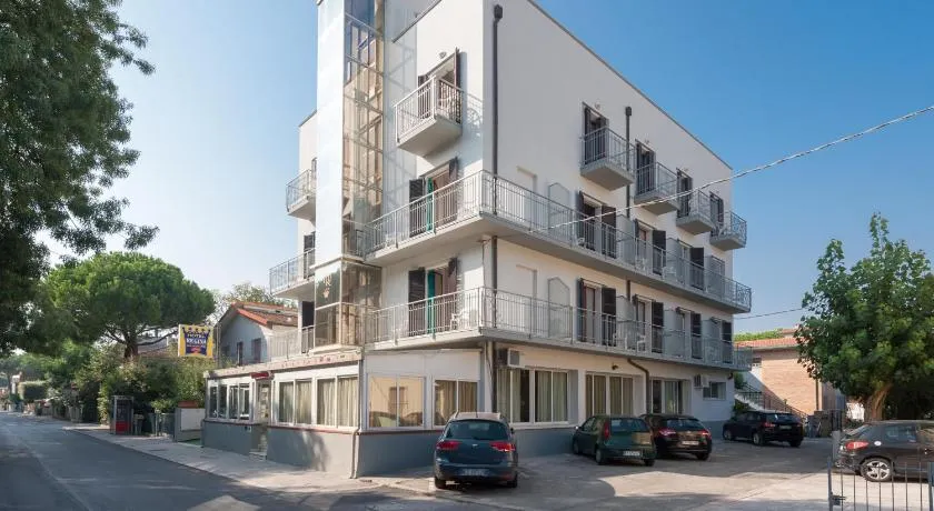 Regina Hotel e Ristorante - Image 1