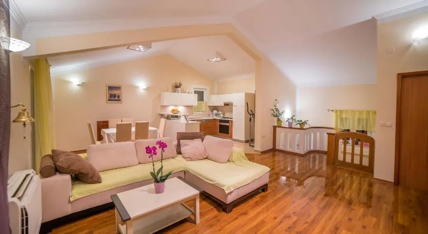 Captain's Apartment - Image 1