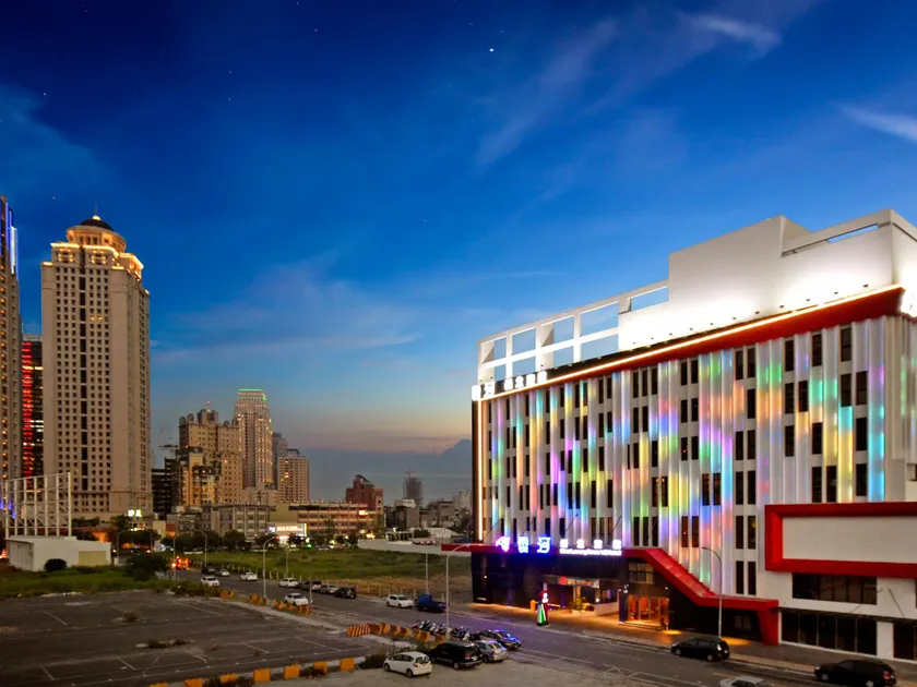 U-Her Hotel - Image 1