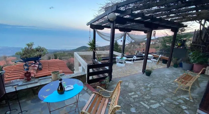 Traditional Guesthouse Archontoula - Image 1