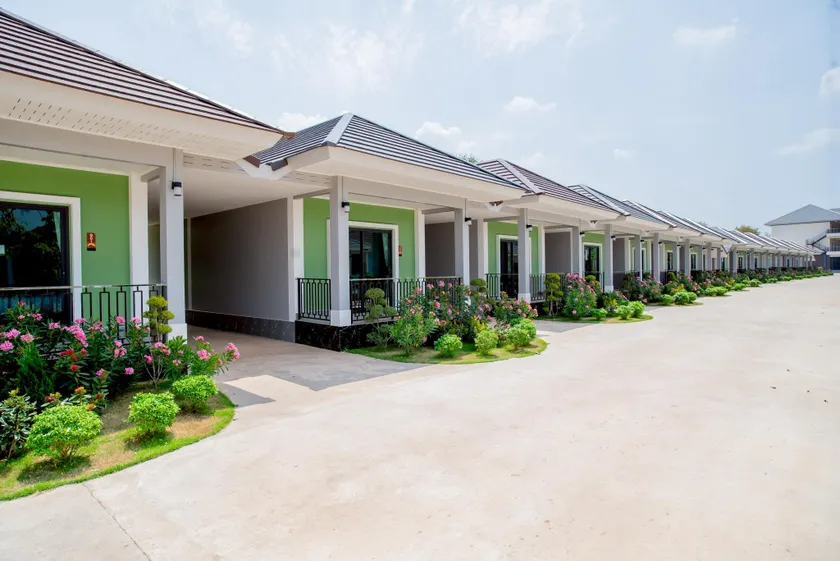 ศักดิ์ศรีรีสอร์ท - Image 1