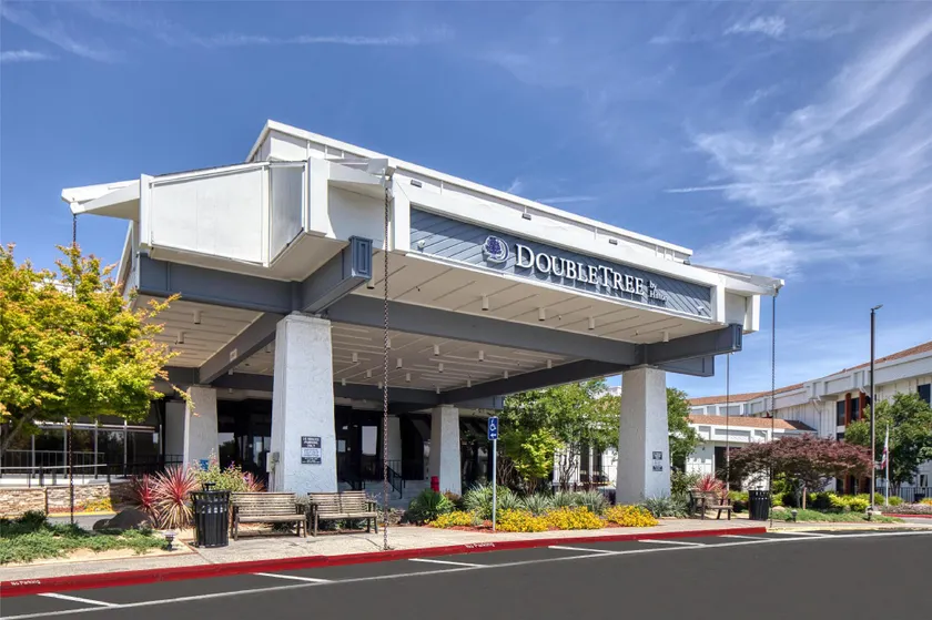 DoubleTree by Hilton Sacramento - Image 1