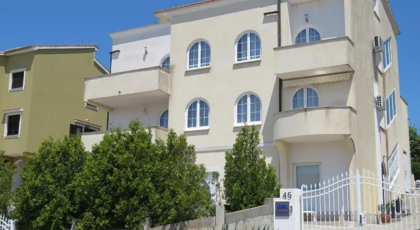 Apartments Villa Urbajs - Image 1