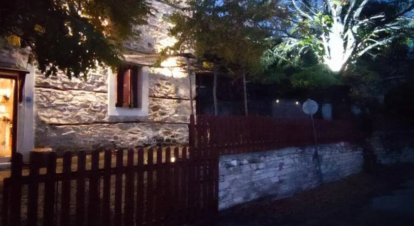 COZY VILLAGE HOUSE ΑΓΙΟΣ ΛΑΥΡΕΝΤΙΟΣ ΠΗΛΙΟΥ - Image 1