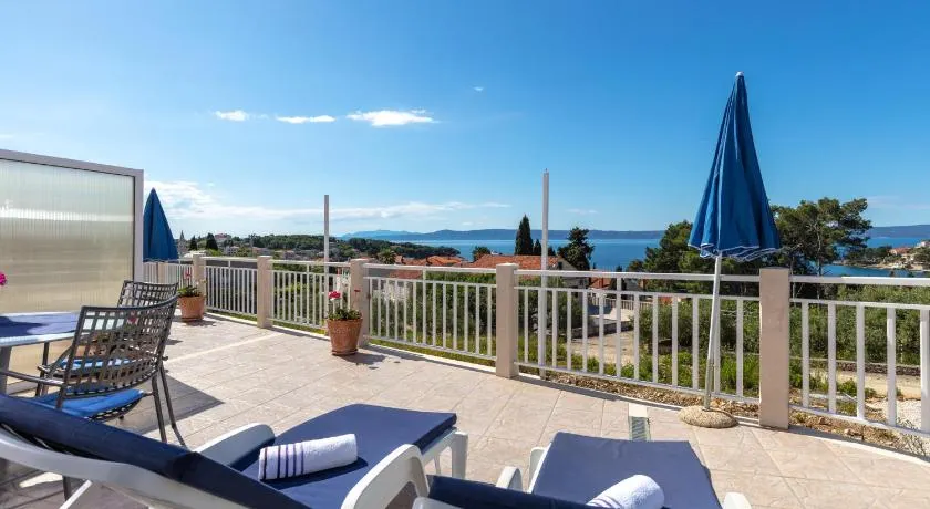 Apartman Noel s terasom i parkingom - Image 1