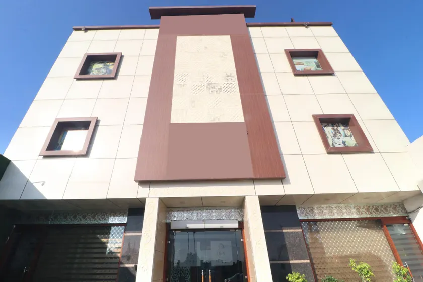 Hotel O B1 - Image 1