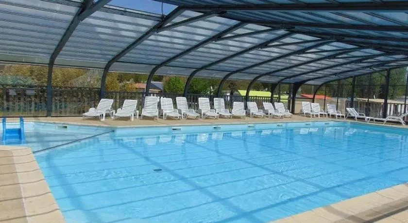 ZEcamping 3 étoiles animé animaux acceptés familial piscine couverte - Image 1